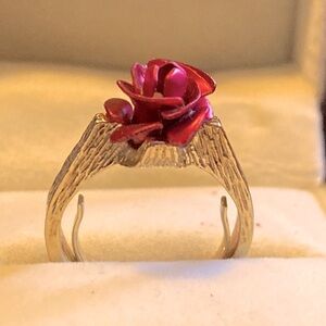 Vintage rose red ring. Set in brushed gold band. Size 6